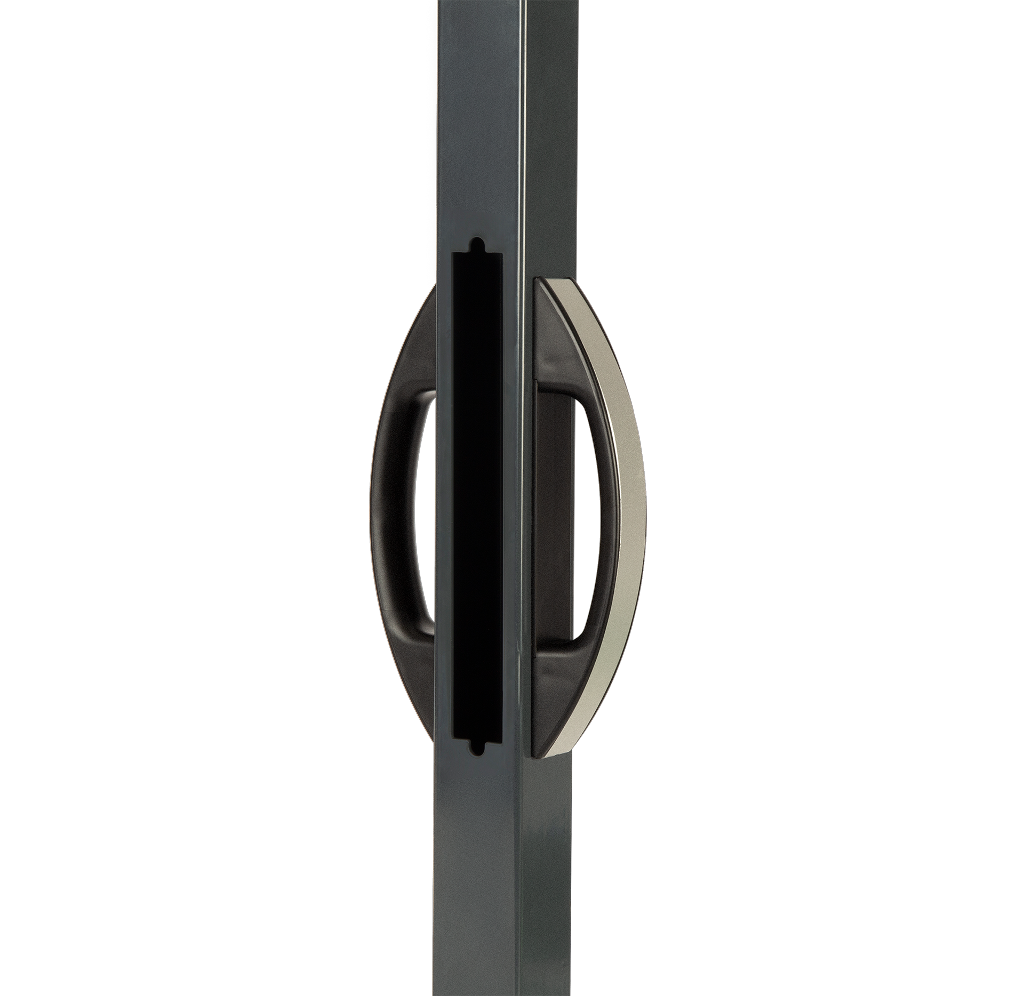 Set with integrated handles for keep side Set with integrated handles for keep side