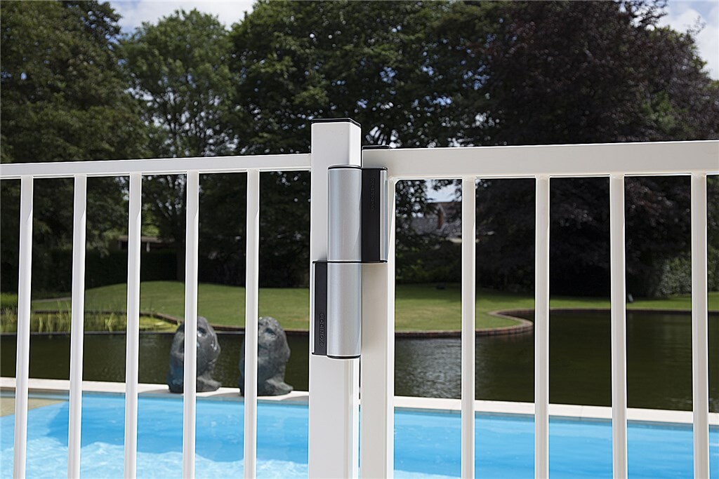 Compact 180° hydraulic gate closer and hinge for gates up to 165 lbs