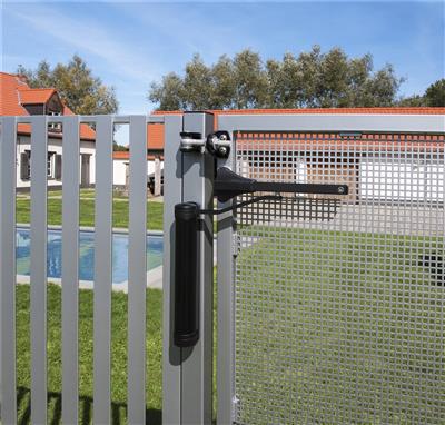 Compact 90° or 180° retrofit gate closer for gates up to 165 lbs